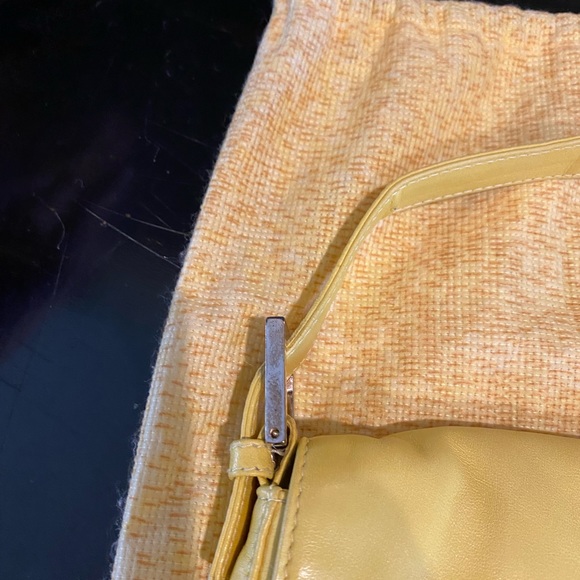 FENDI BAGUETTE NWT VINTAGE YELLOW LEATHER FENDI SERIAL NUMBER SILVER PACKET - Picture 11 of 16
